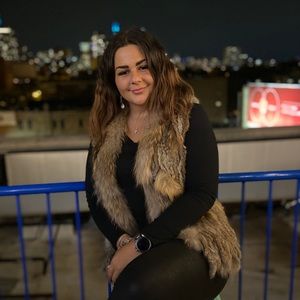 Meet your Posher, Laura